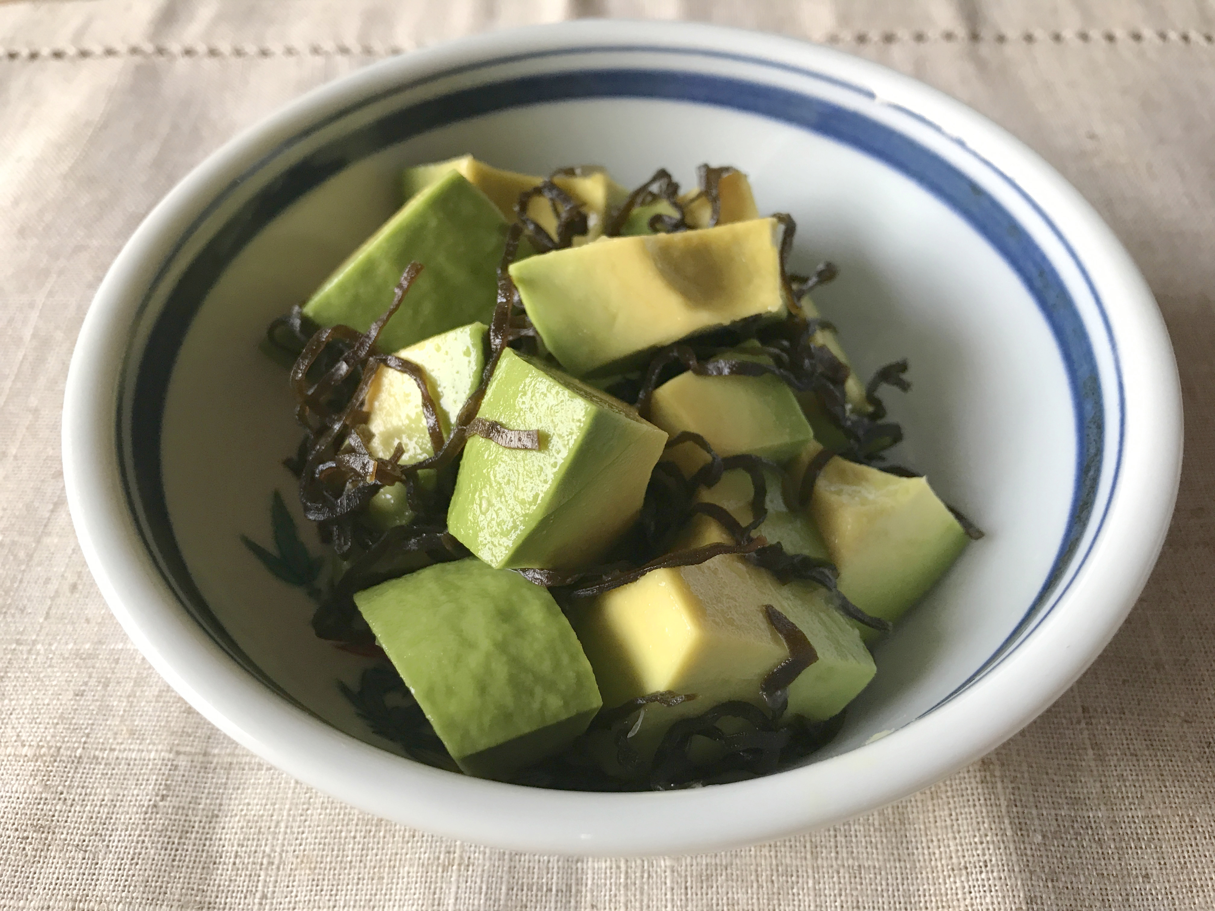 ストレスに効くアボカドと塩昆布のレシピ